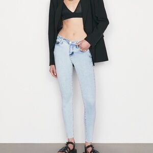 Frame‎ Le Skinny De Jeanne Crop 26 Light Denim Jeans